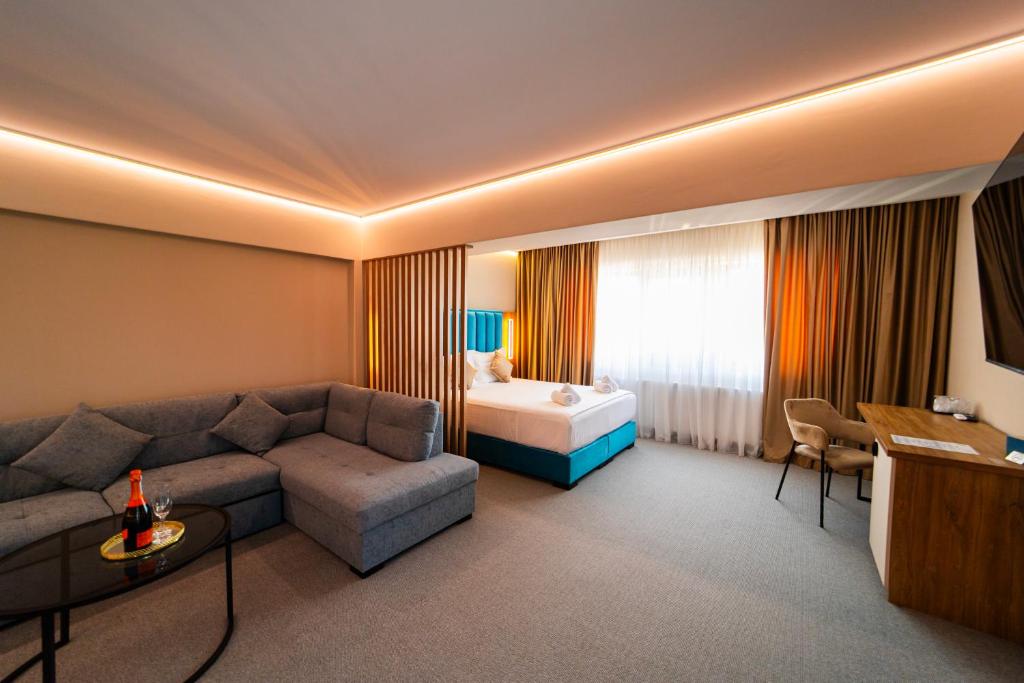 RIVER Hotel & SPA
